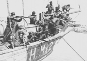 Marinos-del-ELAN-en-un-patrullero-tras-la-liberacion-de-Lesvos-1944.jpg